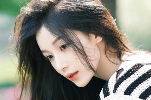 娱记大爆料！男顶流鹿晗的大瓜究竟是什么？