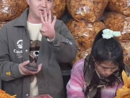 网红小英带货翻车：35元佣金撕开直播带货的遮羞布